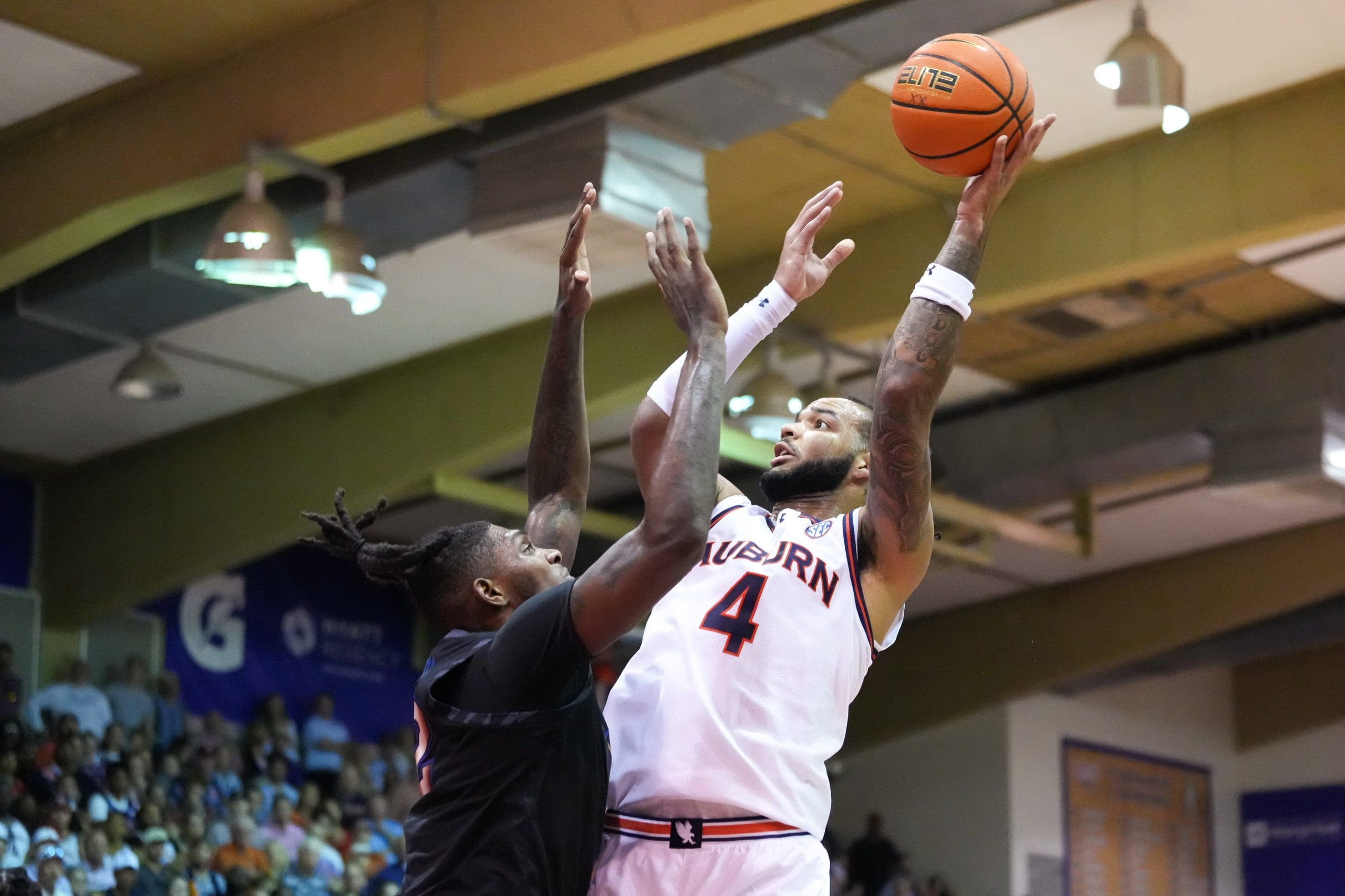 Featured image for “RECAP: No. 4 Auburn squashes Memphis in Maui Invitational championship”