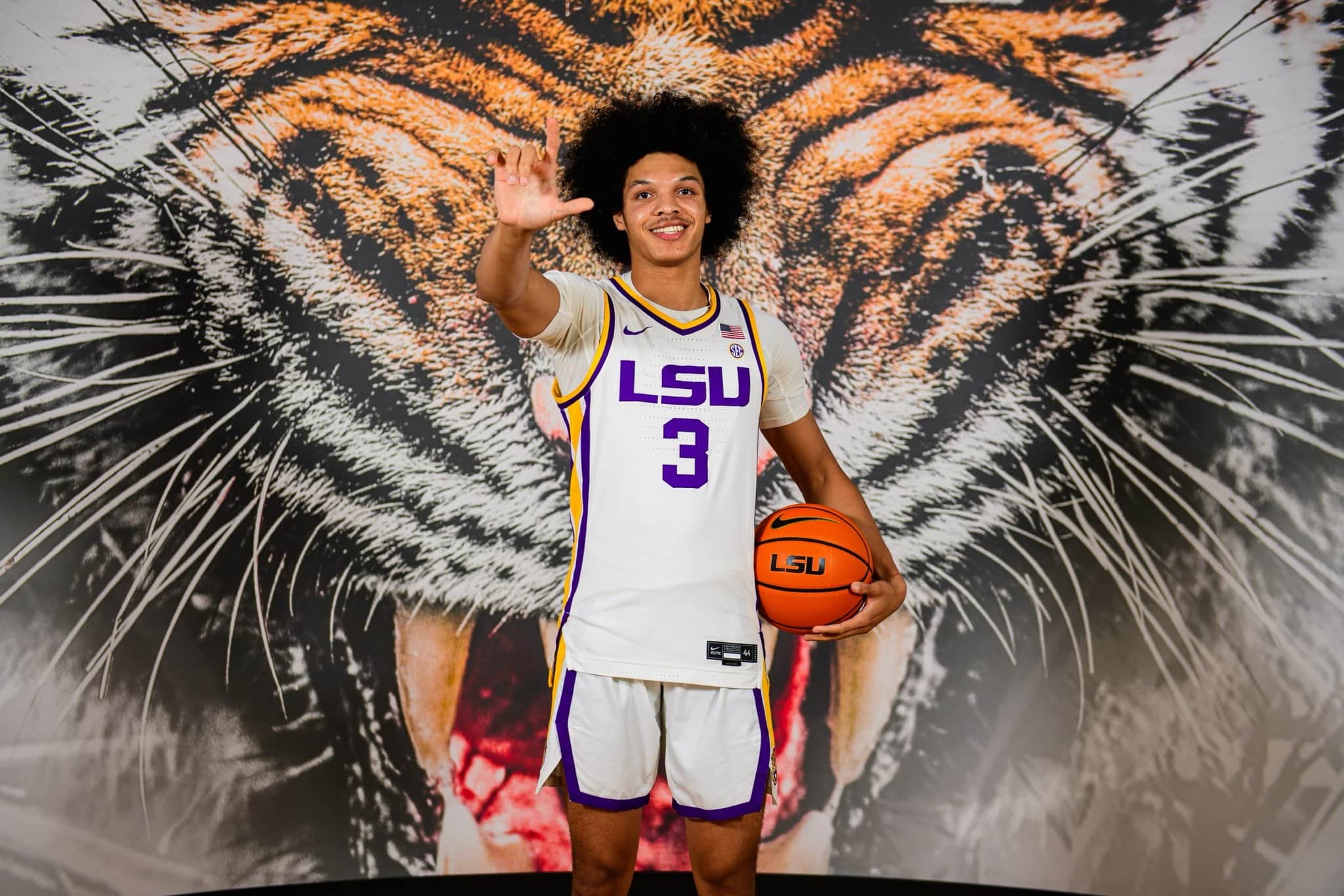 Featured image for “4-Star Guard Curtis Givens III Commits to LSU over Memphis”