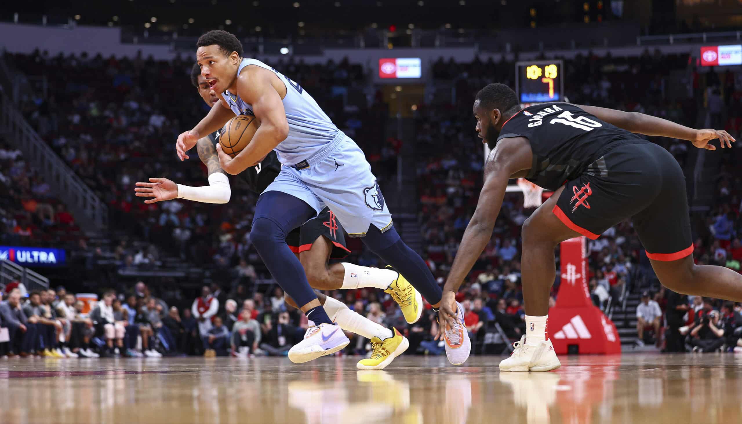 Featured image for “Grizzlies knock off hapless Rockets 113-99 thanks to strong third quarter showing”